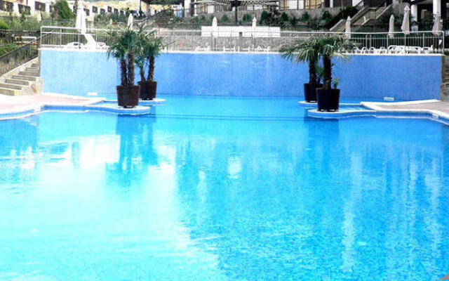 Royal Palm Apart Hotel