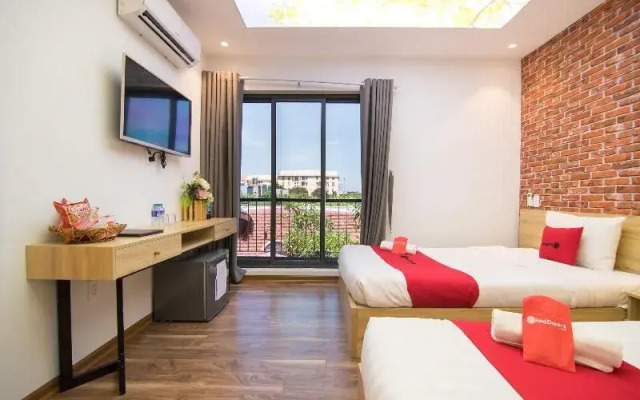Reddoorz Premium Near Son Tra Mountain