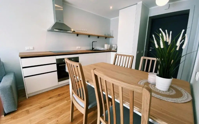 Albatross Mini - 2 Room Seaside Air-conditioned Apartment with Balcony