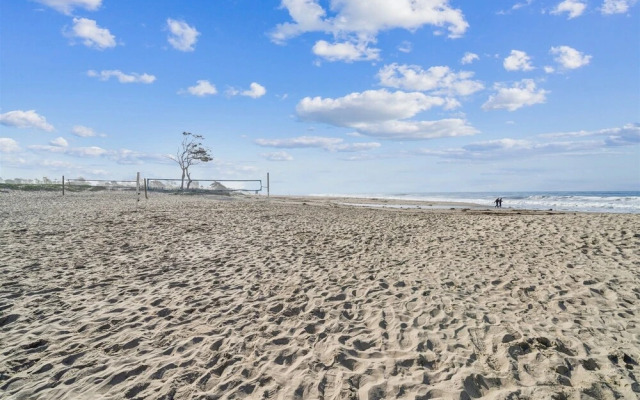 4950 Sandyland Road #127 Condo