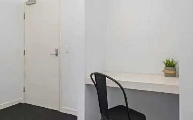 Complete Host Leopold Apartments