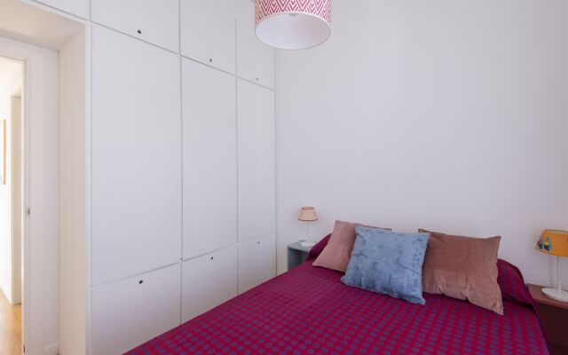 Auditorium Luxury Three Bedroom Apartment