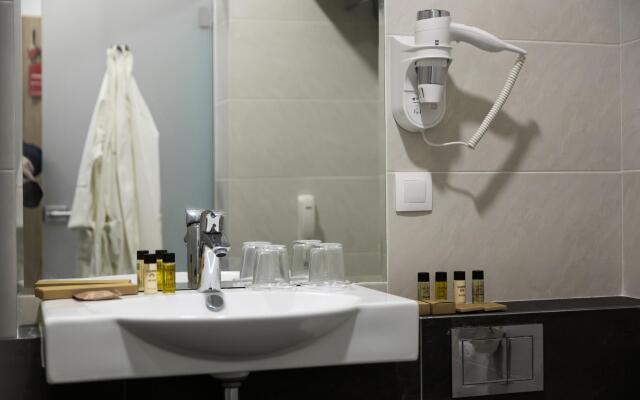 Белый песок