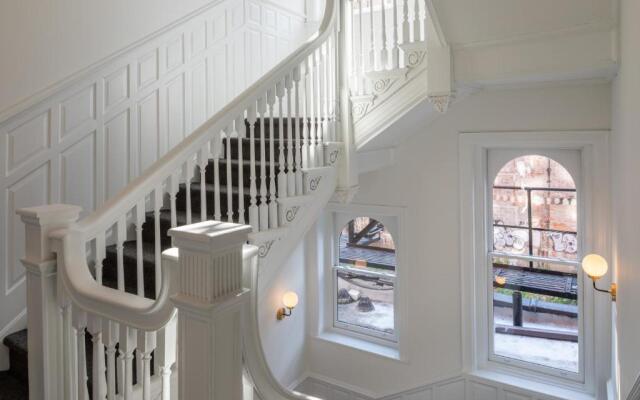 Sosuite at French Quarters - Rittenhouse Square
