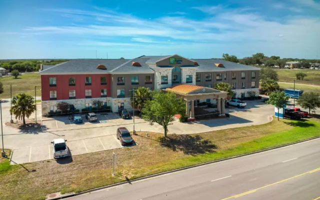 Holiday Inn Express Suites Beeville by IHG
