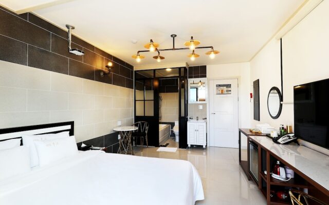 Russo Hotel