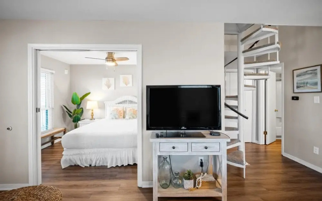 The Cove 205b