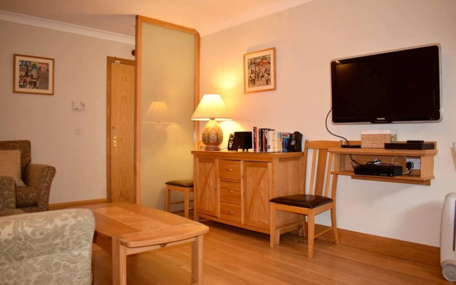 1 Bedroom Apartment In Ballsbridge