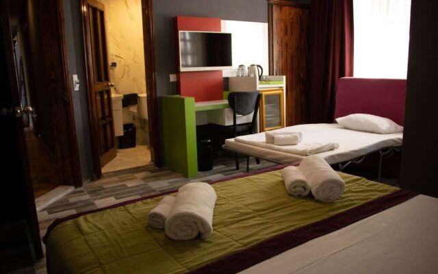 Orange Owl Hotel