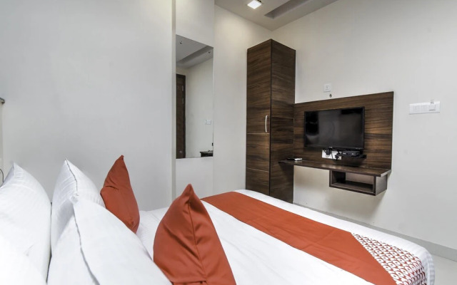 OYO Flagship 22449 Rajouri Garden J block