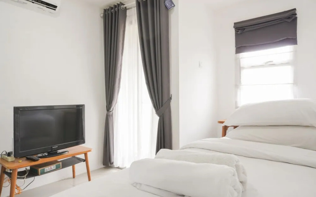 Stunning Studio Apartment At Belmont Residence Puri – Guest Rooms – Jakarta