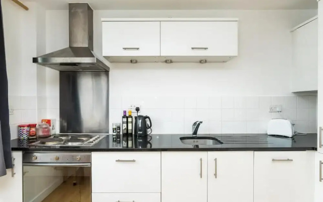 Charming Two Bedroom Flat Near Waterloo/southbank