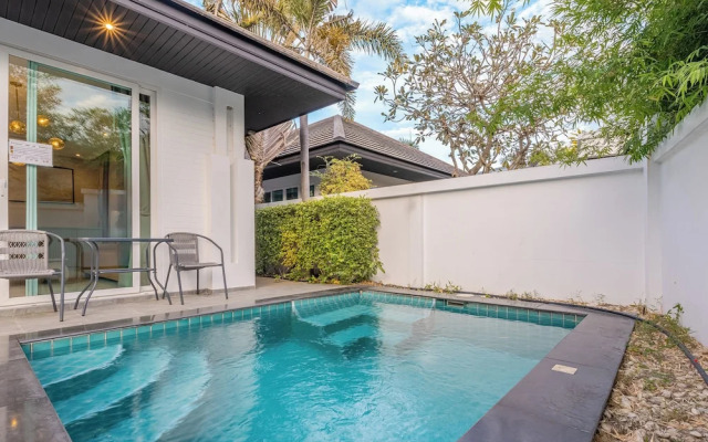 Palm Oasis Pool Villa by Pattaya Holiday