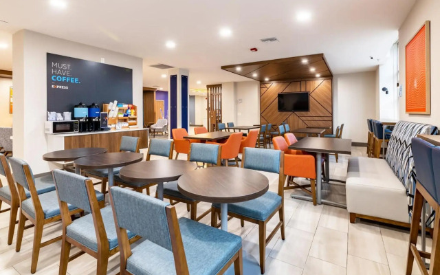 Holiday Inn Express Van Nuys by IHG
