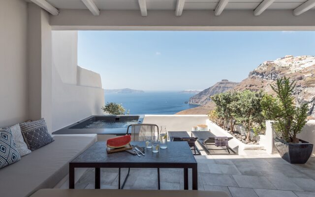 Porto Fira Suites