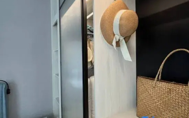 Title Legendary suite pool view E301