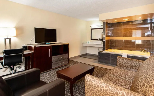 Rodeway Inn & Suites