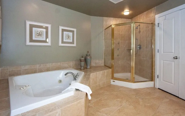 Crc1007 4 Bedroom Condo