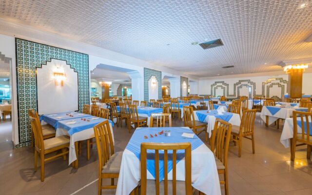 Hotel Marabout - Families and Couples Only