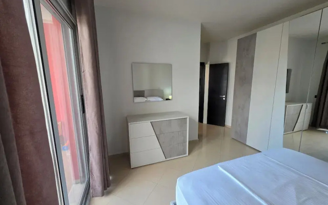 Thomas K Veranda Apartment