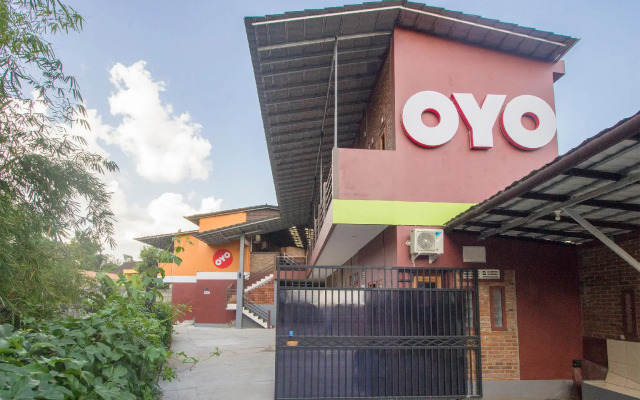 OYO 952 Annisa Syariah Guest House