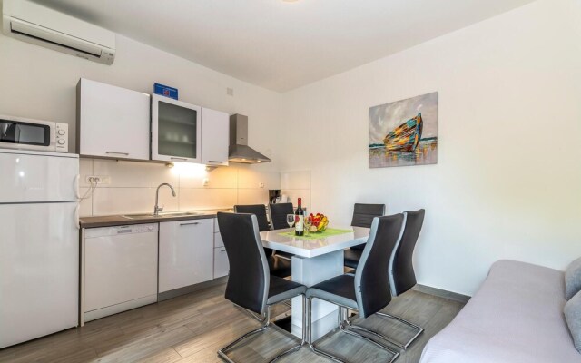 Awesome Apartment in Jasenice With 2 Bedrooms and Wifi