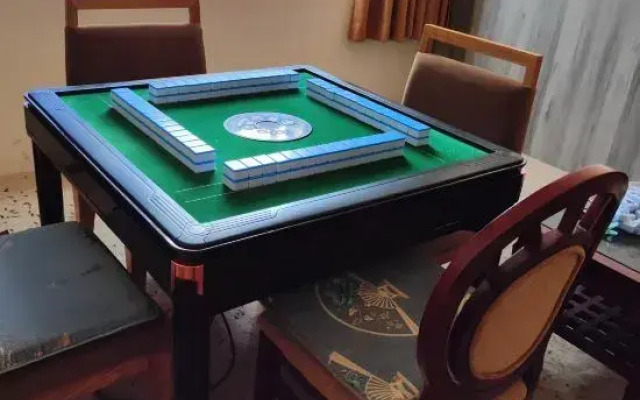 Jiangmen Manzhou Luxury Apartment (Jiangmen East Station Branch)