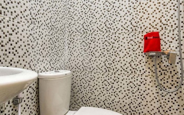 RedDoorz Syariah @ Kertomenanggal Surabaya