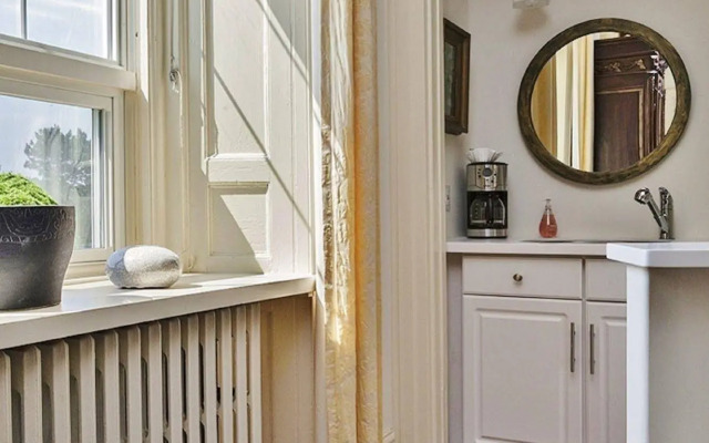 All Suites Whitney Manor