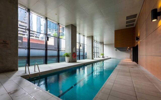 Homely 1BR Apt Near Southern Cross Station w/ Pool
