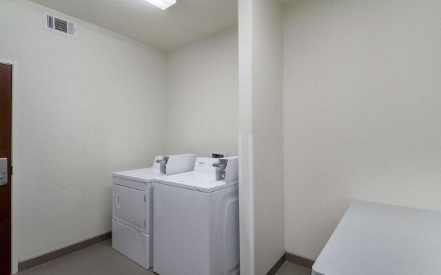 Comfort Inn & Suites Victoria North