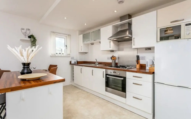 The Douglas - Donnini Apartments