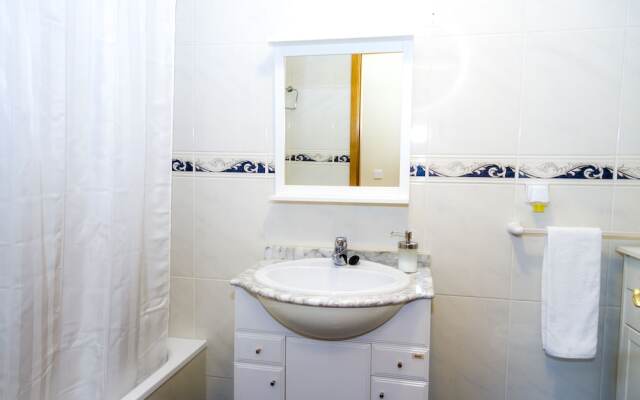 Liiiving in Matosinhos - City Beach Apartment