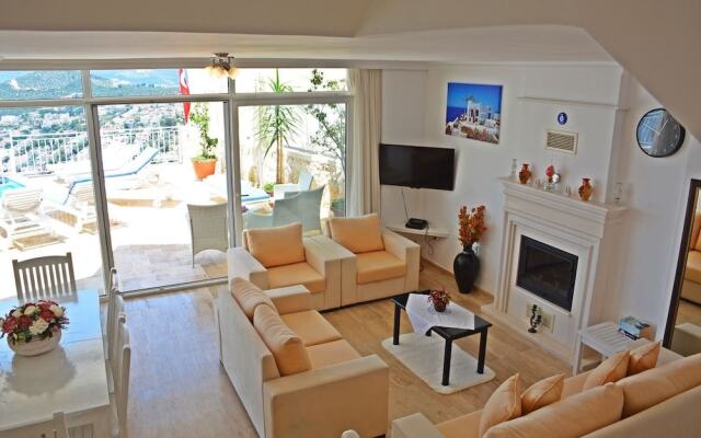 Villa Summer by Akdenizvillam