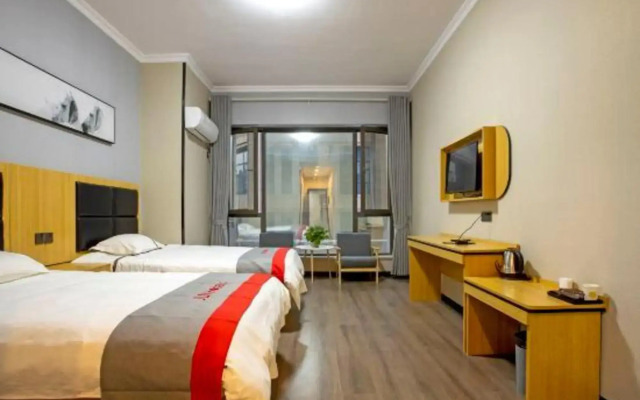 Junyi Chain Hotel (Wuhan Jixian Subway Station Tongji Hospital)
