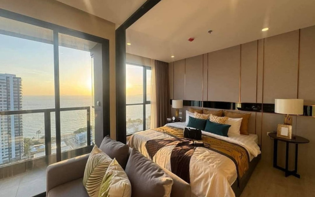 Luxury Sea View 1BR Rooftop Infinity Pool & Gym