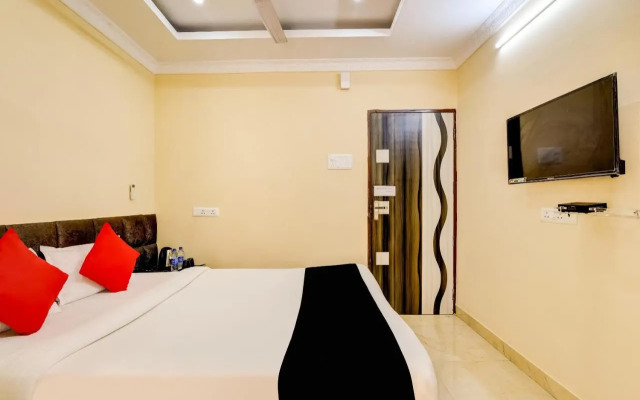 OYO 14174 Good Luck Residency Hotel