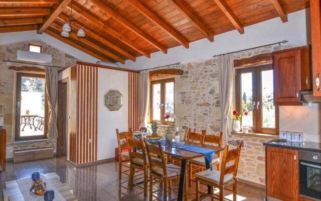 Heated Private Salt Pool, Spa, 4BD & 4BR