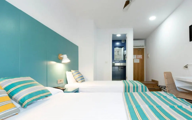 Yomo Hostal BCN Port