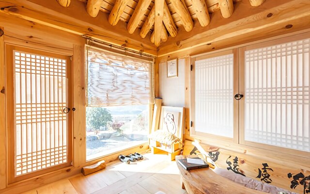 Hadong Jjillekkoch Hill Pension