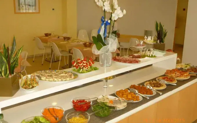 Iones Hotel