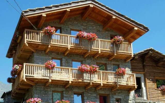 Chalet with One Bedroom in Fontainemore, with Wonderful Mountain View, Enclosed Garden And Wifi - 13 Km From the Slopes