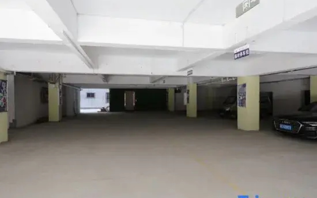 Xi Zi LI Urban Select Hotel(ZiGong Larten Park)