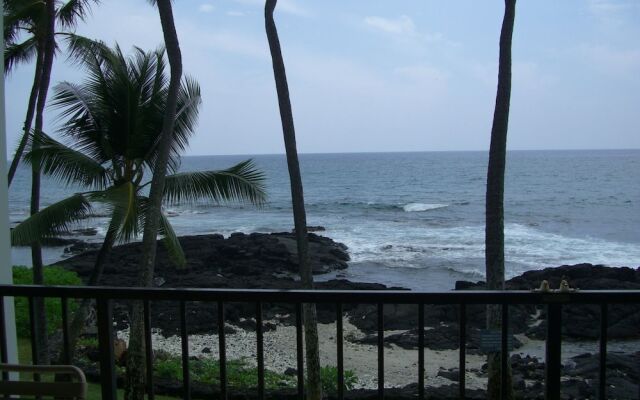 Kona Bali Kai 223 - Oceanfront 2 Bedroom Condo by RedAwning