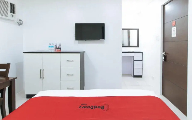 RedDoorz Plus @ Evangelista Street Makati