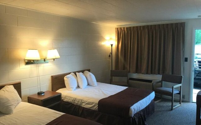 Four Winds Motel
