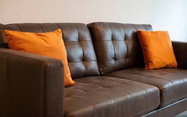 Large-2 Bed House-free Parking