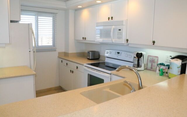 Jamaica Royale - 801 - 2 Br Condo