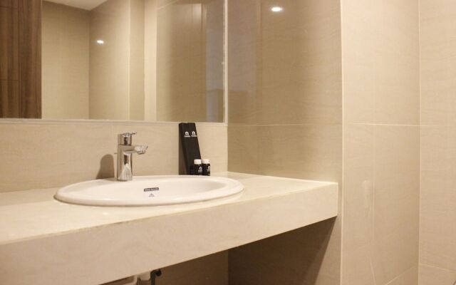 Contemporary Studio Galeri Ciumbuleuit 3 near Cihampelas