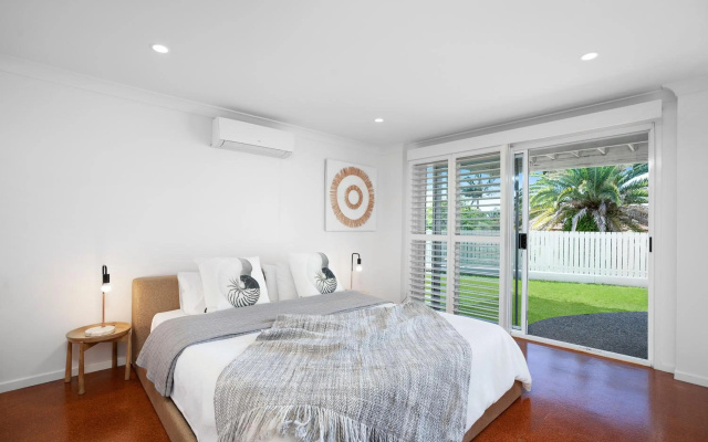 The White House - Central Coolum with Spectacular Ocean Views and WiFi – Guest Rooms – Coolum Beach